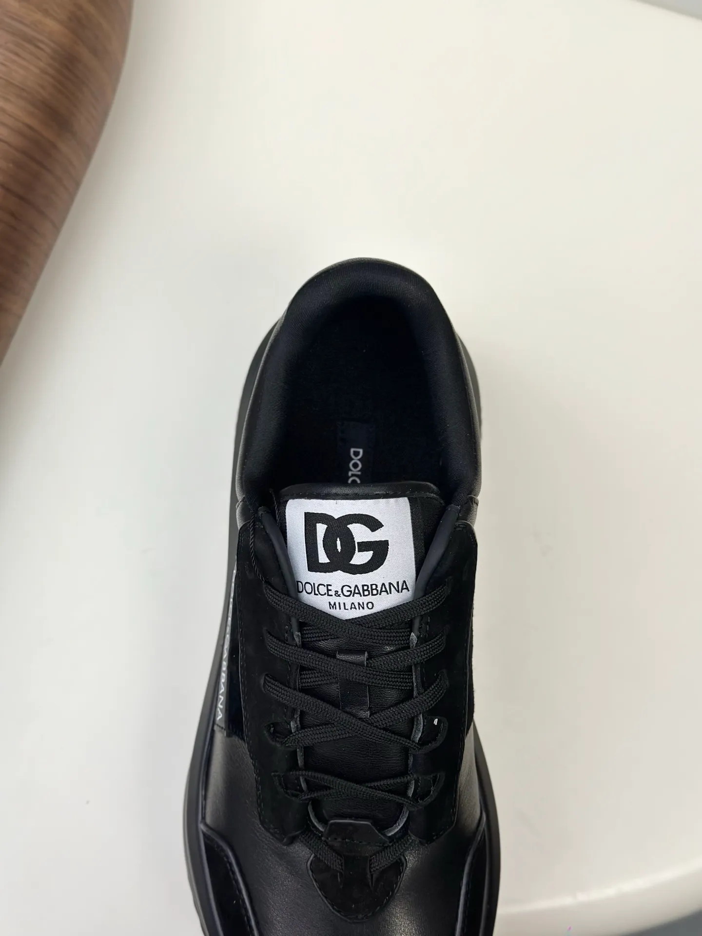 💰780••New arrivals••Dolce&Gabbana••DG✔️High-end men’s sports•casual shoes. Original goods from top counters. Original imported cowhide, multi-material splicing design ➕Imported cowhide lining, cowhide feet ➕Original TPR elastic outsole.  Size: 39-44 (38, 45 customized)
